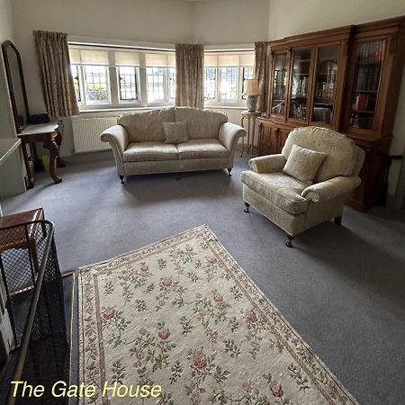 Thornton Manor - Holiday Cottages And Apartments Heswall Buitenkant foto
