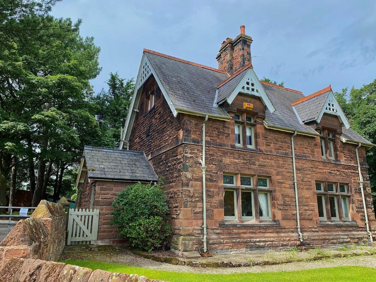 Thornton Manor - Holiday Cottages And Apartments Heswall Buitenkant foto
