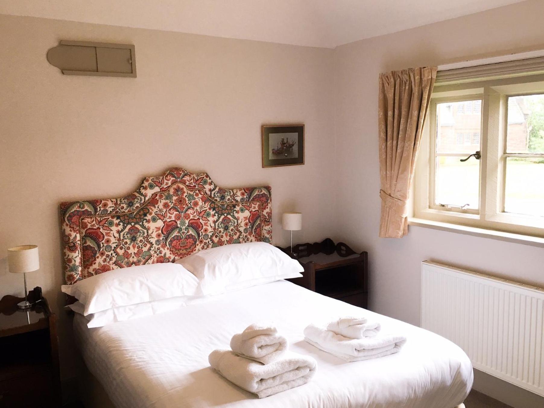 Thornton Manor - Holiday Cottages And Apartments Heswall Buitenkant foto